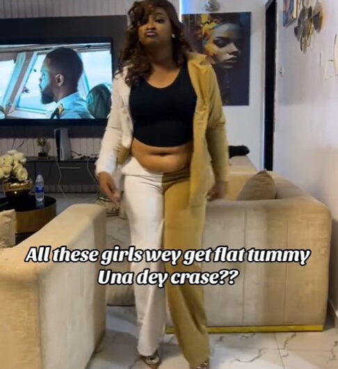 “Flat tummy girls, you can’t tensi0n me” – Actress Etinosa sh@des ladies as she flaunts big belly (WATCH)