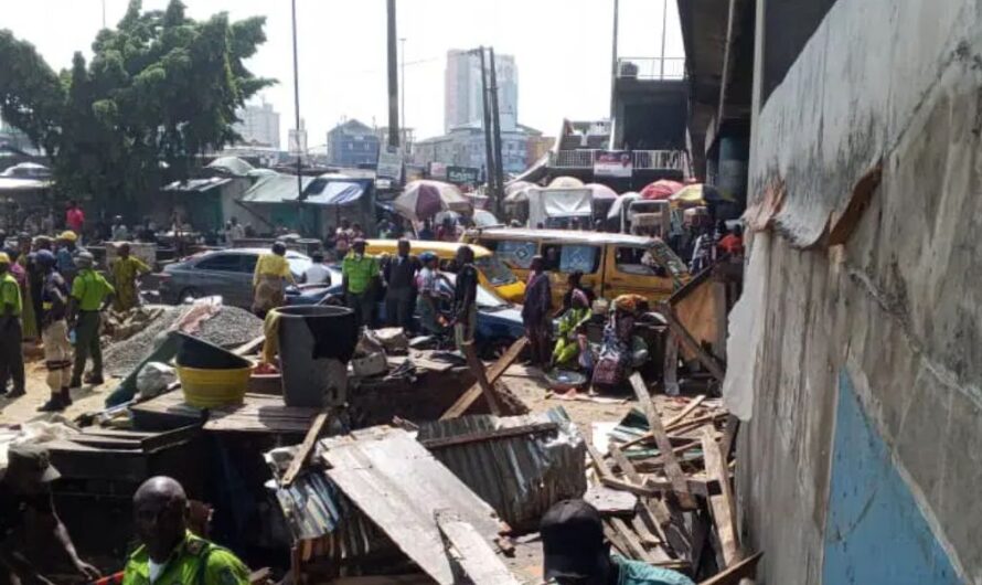 Lagos government removes 54 illegal shanties and dislodges 84 squatters under Eko Bridge (Photos)